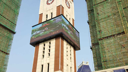 Lake View Garden Campanile 89 square outdoor P8 high-definition full color LED large screen installation and commissioning is completed